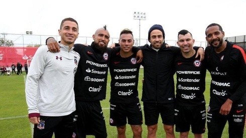 Arturo Vidal compartió con sus amigos de Colo Colo