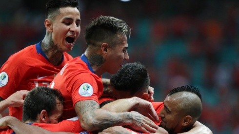 Chile venció 2-1 a Ecuador en el Estadio Arena Fonte Nova