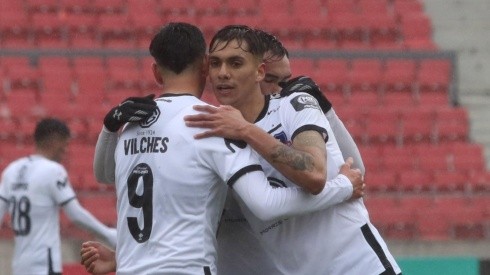 Villanueva celebra su gol ante Barnechea.
