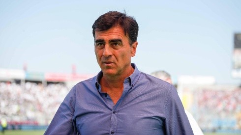 Gustavo Quinteros no descarta retornar al fútbol chileno