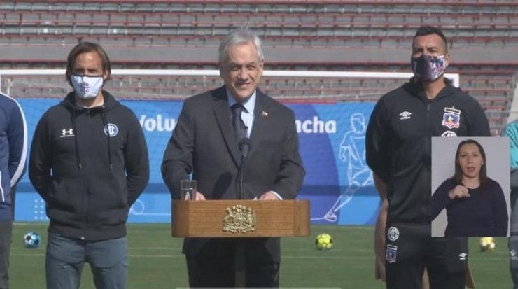 Esteban Paredes participó del anuncio del retorno al fútbol junto a los capitanes de los equipos del fútbol chileno