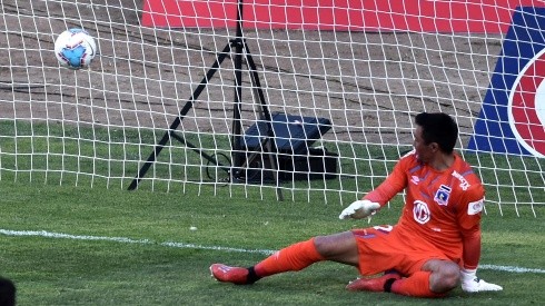 Pinto encajó dos goles ante Coquimbo Unido.