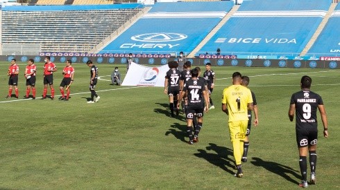 Colo Colo enfrenta a la UC en San Carlos de Apoquindo.