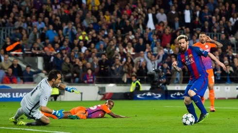 Messi le marcó a Bravo en el partido entre Real Betis y Barcelona.