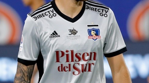 La camiseta de Colo Colo que recuerda la Copa Libertadores.