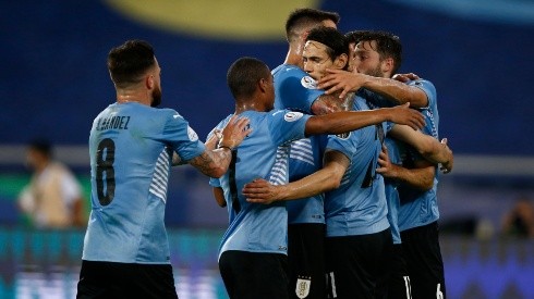 Con gol de Cavani, Uruguay derrotó a Paraguay y Chile deberá enfrentar a Brasil en cuartos de final.