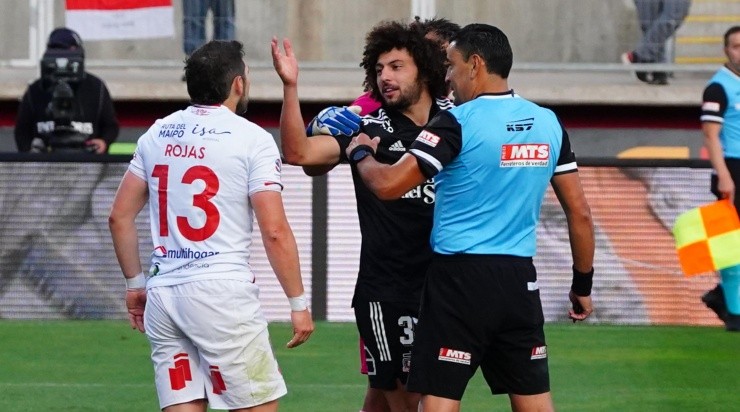 Castrilli volvió a llevarle la contra Roberto Tobar. | Foto: Guillermo Salazar.