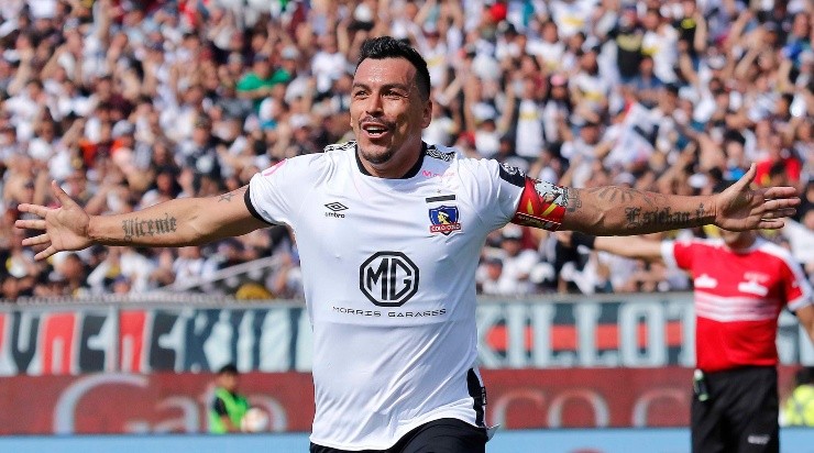 Esteban Paredes anotó 198 goles en 318 partidos con la camiseta de Colo Colo. | Foto: Agencia UNO.