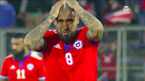 Arturo Vidal no pudo esconder su tristeza tras la eliminación.