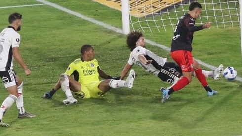 Una mala salida de Carabalí fue clave para el 1-0 de River Plate.