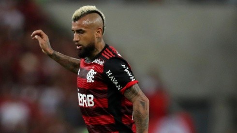 Flamengo con Vidal en cancha desaprovechan acortar distancia en el Brasileirao.