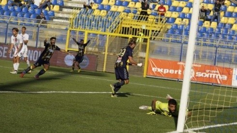 Christian Santos marcó su primer gol en el Juve Stabia.