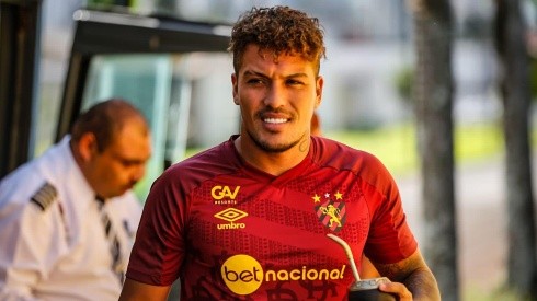 ¿No vuelve? Parraguez busca renovación con Sport Recife.
