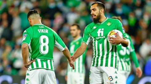 Borja Iglesias y Fekir encabezan lista de citados del Betis para los amistosos ante Colo Colo y River.