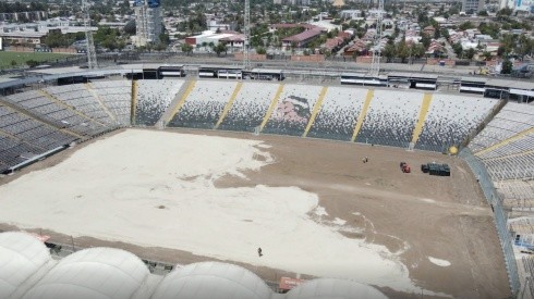 Los trabajos de la cancha del Estadio Monumental siguen su curso según plazos establecidos