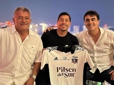 Córdova recibe camiseta de Colo Colo y visita de Quinteros con Borghi