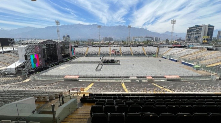 Así se cubrió la cancha del Estadio Monumental durante el Knofest | Imagen: Guillermo Salazar