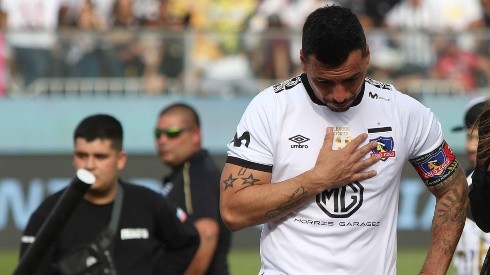 Paredes muestra emoción en su regreso a entrenar con Colo Colo.