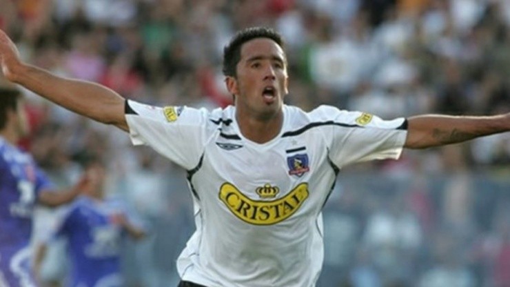 Lucas Barrios le convirtió dos goles a Universidad de Chile en aquella tarde del 2008