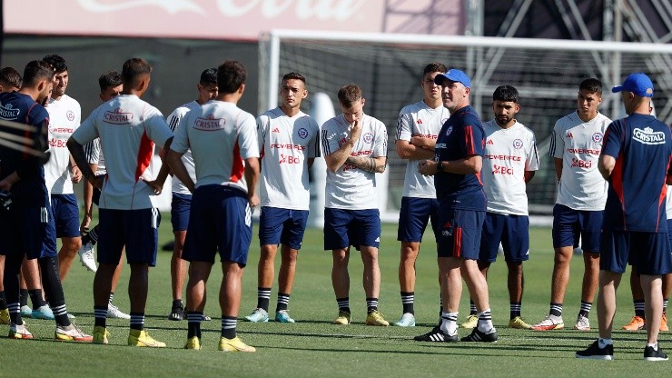 La formación confirmada de Chile con tres colocolinos para el amistoso.