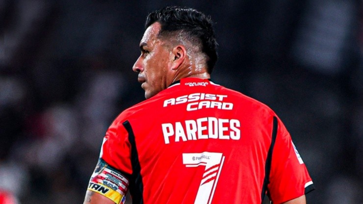Esteban Paredes dijo adiós al fútbol con la camiseta del Cacique
