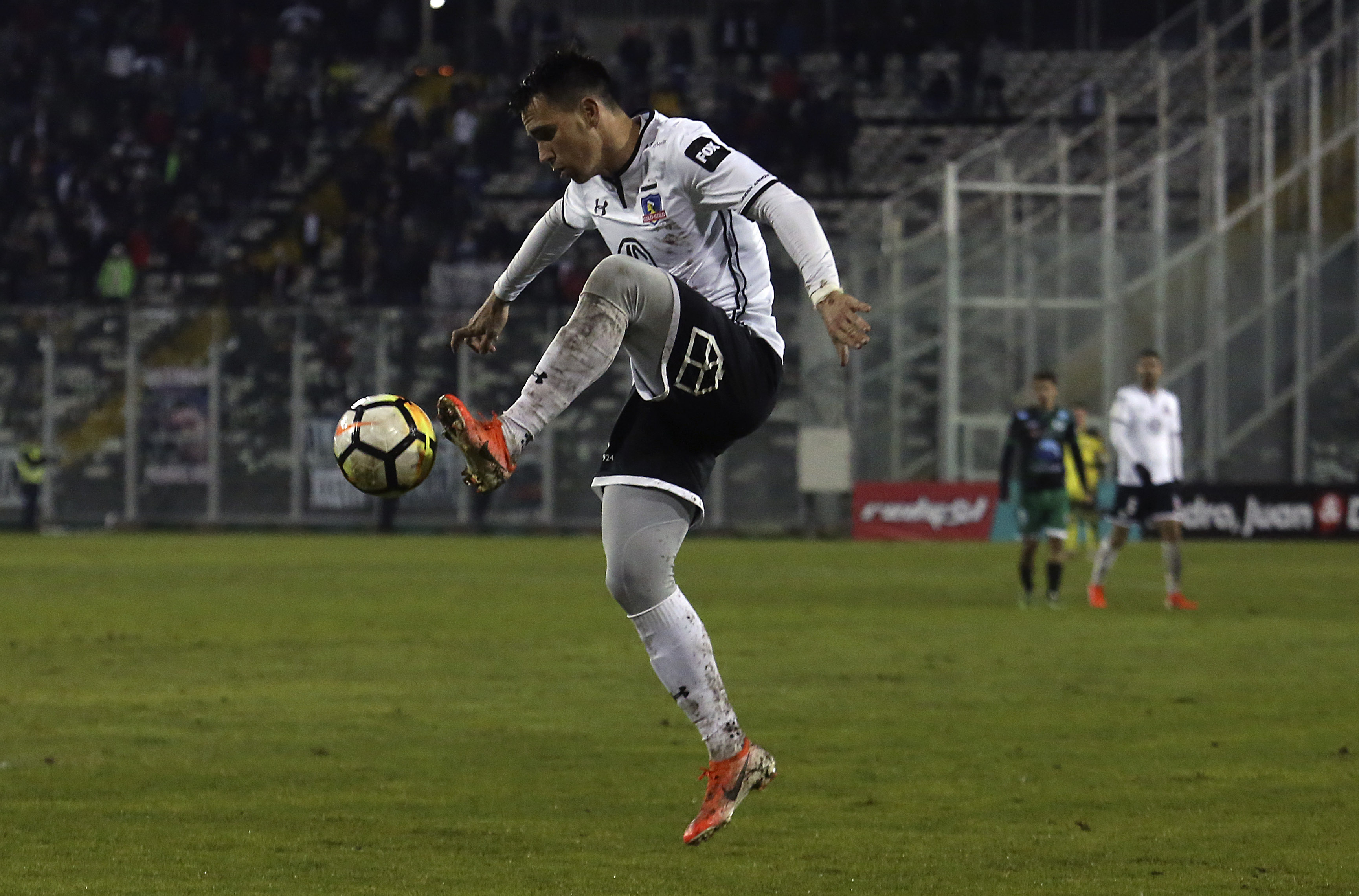 Pablo Mouche: El delantero argentino generó dudas a su llegada por su irregular año en San Lorenzo, pero acalló a sus críticos a base de goles, entrega y una actitud que contagia a sus compañeros. Cerró el semestre como el mejor refuerzo de Colo Colo y quizás del campeonato.