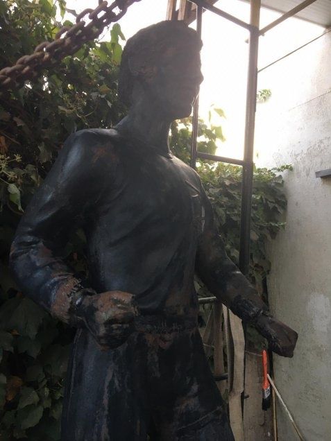 La estatua de Chamaco Valdés/ Fotos: Sebastián Olivares y Radio Cooperativa