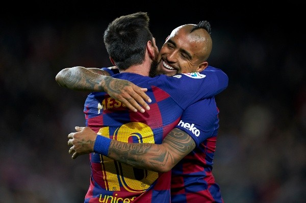 Vidal y Barcelona igualaron 1-1 en la ida de los octavos de final de la Champions League. El City de Bravo por su parte venció por 2-1 al Madrid en el primer encuentro.