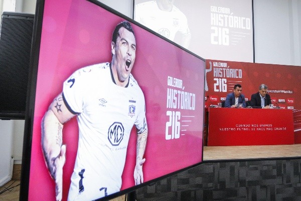 Esteban Paredes Colo Colo Esteban Paredes Colo Colo