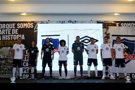Colo Colo presentó su camiseta Umbro hace poco más de un año / FOTO: Agencia Uno
