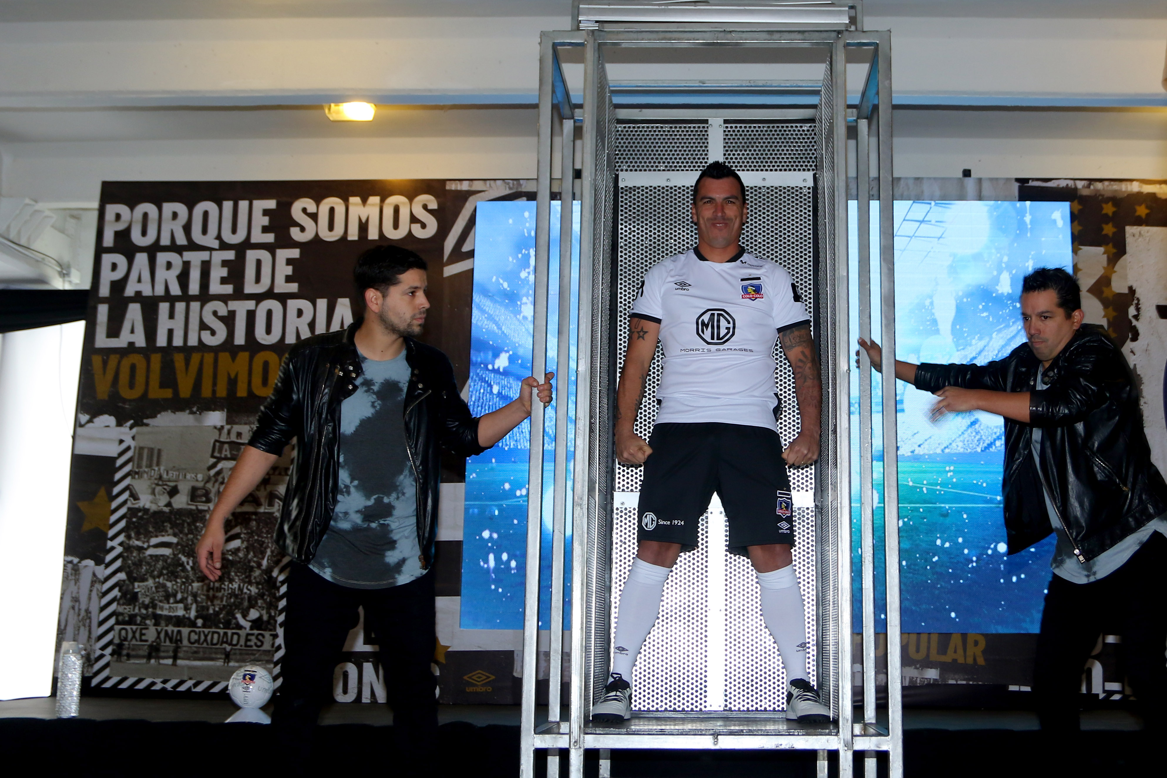 Colo Colo Esteban Paredes Colo Colo Esteban Paredes