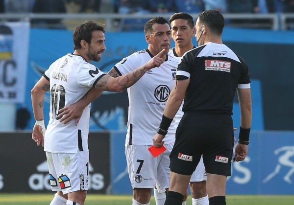 Valdivia recibió una dura sanción tras sus insultos a Ángelo Hermosilla.
