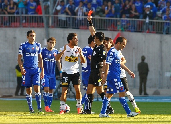Olivi fue expulsado tras su infracción a Marcelo Díaz en una jornada donde Colo Colo cayó por 4 a 0.