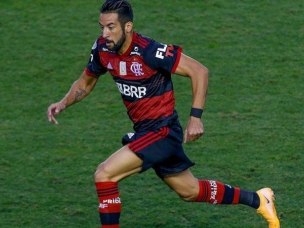 Mauricio Isla ha causado gran sensación en sus primeros partidos con el Flamengo.