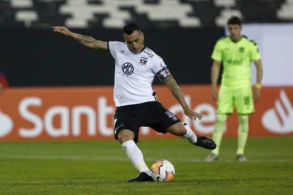 Esteban Paredes ante Peñarol Esteban Paredes ante Peñarol