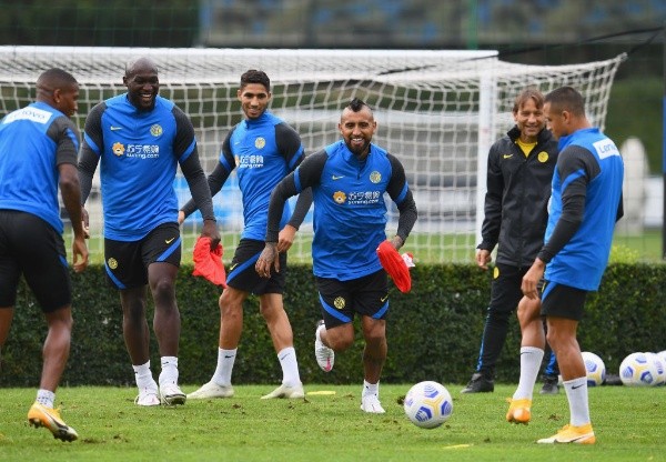 El King ya entrena con sus nuevos compañeros y es alternativa para el estreno del Inter en la Serie A.