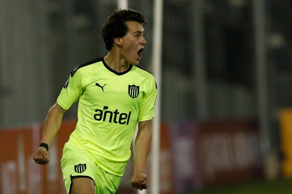 Facundo Pellistri ante Colo Colo Facundo Pellistri ante Colo Colo