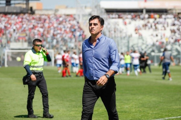 Gustavo Quinteros en el estadio Monumental
