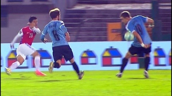 Uruguay 2-1 Chile Uruguay 2-1 Chile