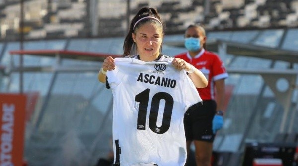 El homenaje para Miku Ascanio de parte de sus compañeras / FOTO: Colo Colo Oficial