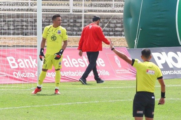 Gustavo Quinteros fue expulsado por reclamos ante Palestino.