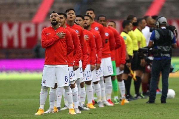 La Roja tuvo una dura caída en Venezuela por la fecha 4 de las Eliminatorias a Qatar 2022. | Foto: Getty Images.