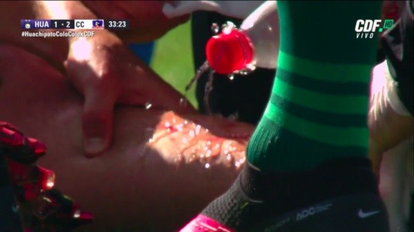 Nicolás Blandi – asistido por el cuerpo médico | Foto: Captura