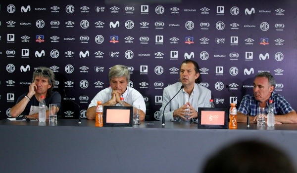Daniel Morón en la conferencia de prensa con el directorio de Blanco y Negro