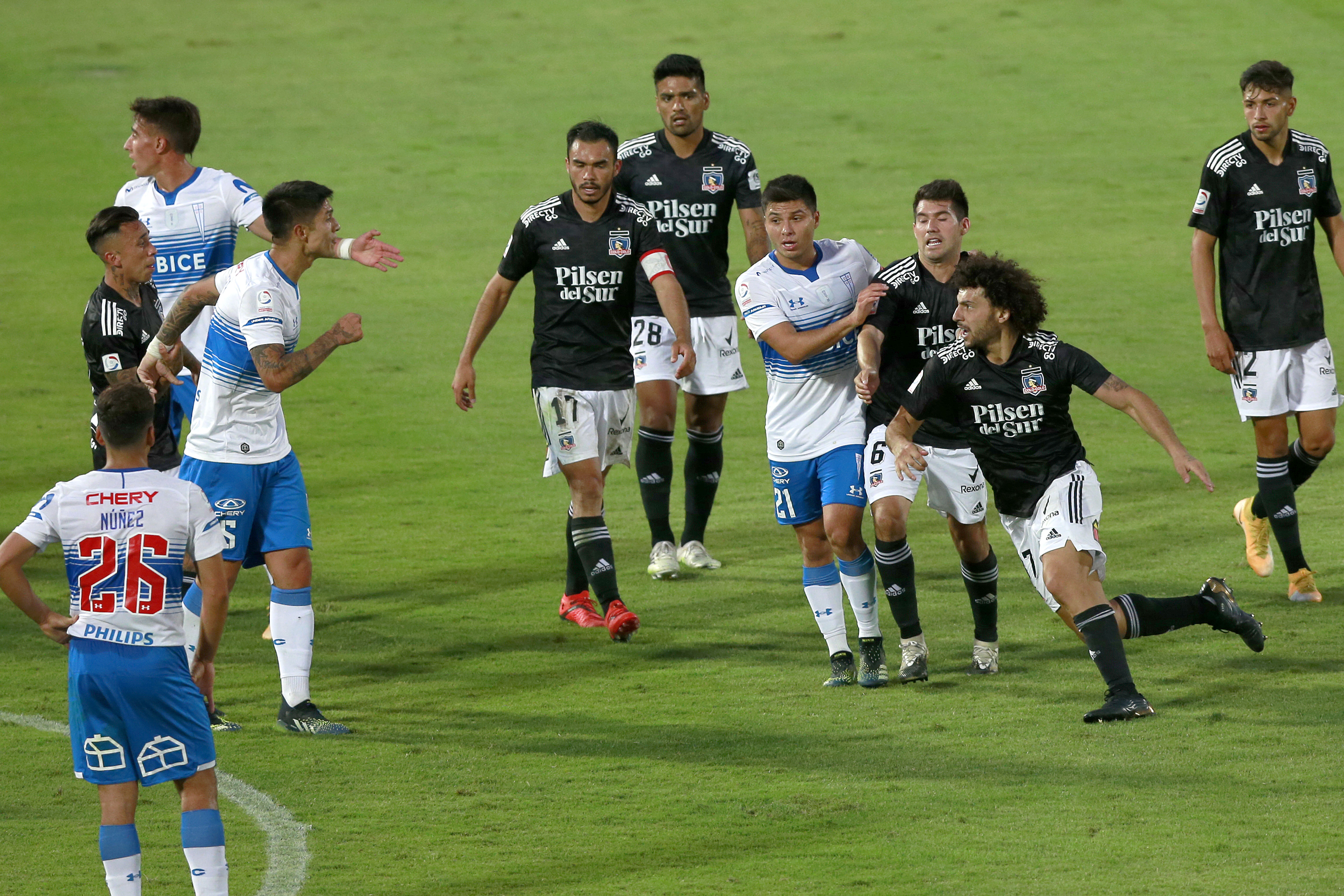 Maximiliano Falcón desató su furia con Valber Huerta / FOTO: Agencia Uno