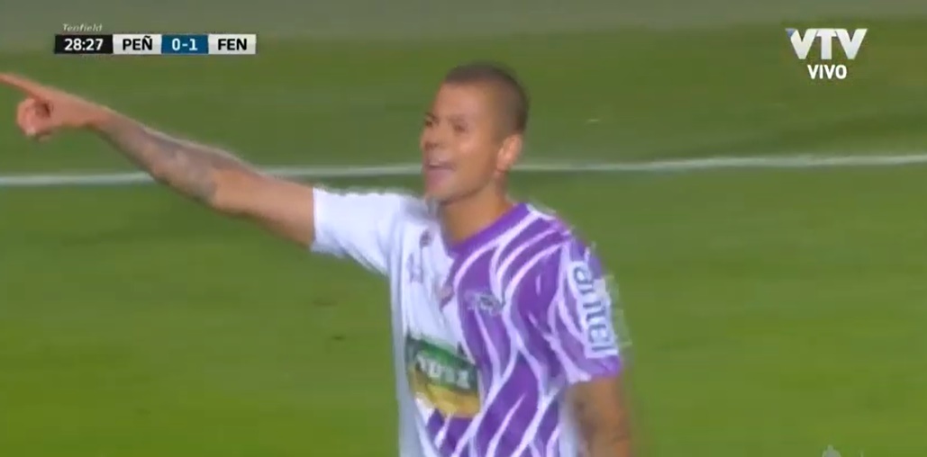 El zaguero de Fénix se acerca a Colo Colo | Foto: captura