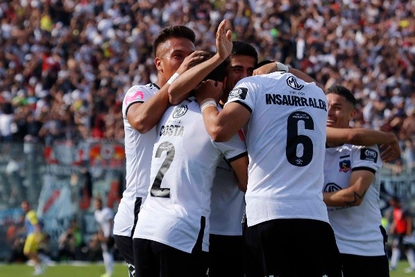 Colo Colo humilla a la U en redes