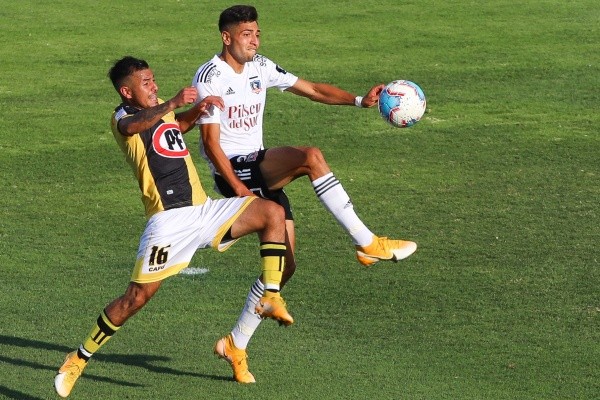 Jeyson Rojas se afirmó como titular en el momento más difícil de Colo Colo / FOTO: Agencia Uno