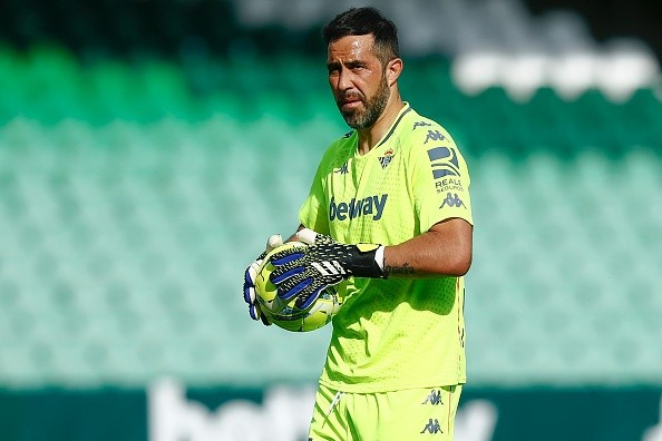 Claudio Bravo apenas tuvo trabajo en el triunfo sobre el Huesca / FOTO: Getty Images