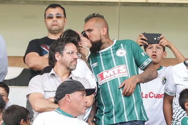 Arturo Vidal siempre ha mostrado su compromiso con los futbolistas jóvenes / FOTO: Agencia Uno